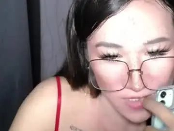 Yougotmeanna  live sex cam