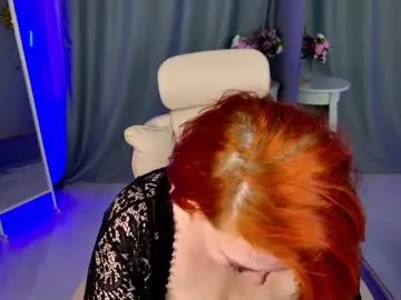 Foxy_queeen  live sex cam