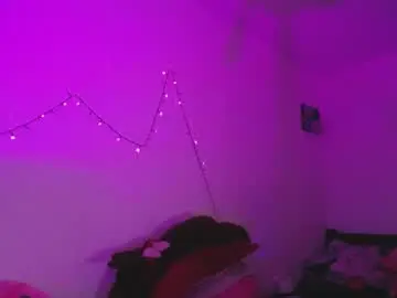 Hannaqueen23  live sex cam