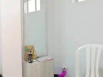 Katia_rose23  live sex cam