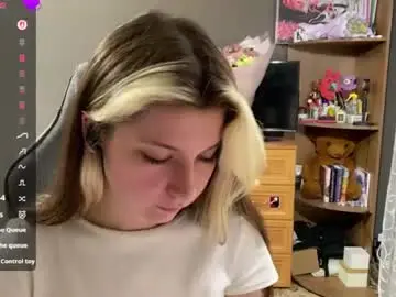 Madelinepanagos  live sex cam