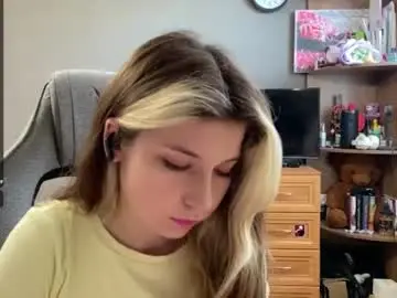 Madelinepanagos  live sex cam