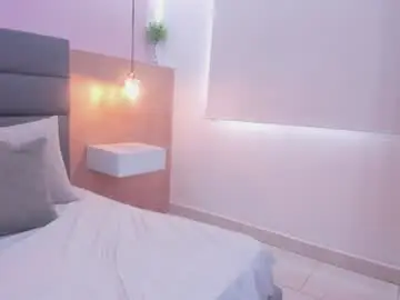Mila_1white  live sex cam