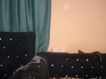 Phaeey_savage  live sex cam