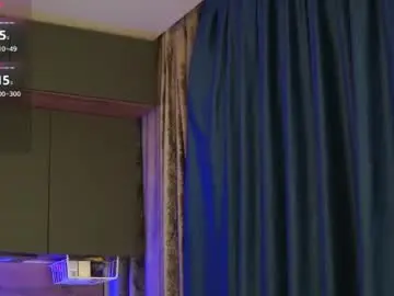 Plump_bums  live sex cam