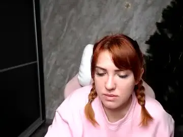 Reginasmilee  live sex cam