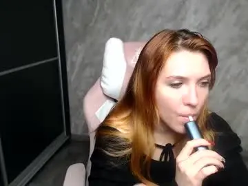 Reginasmilee  live sex cam