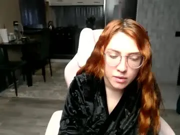 Reginasmilee  live sex cam