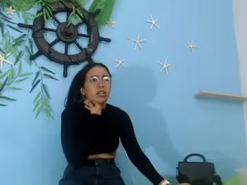 Skinnysofia18  live sex cam