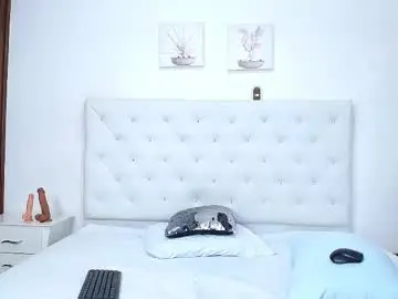 Skynynew  live sex cam