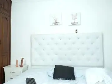 Skynynew  live sex cam