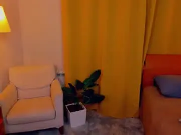 Softlyy_bold  live sex cam