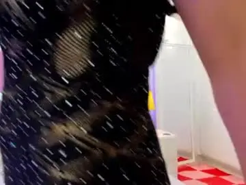 Ninnavous  live sex cam