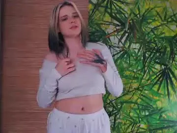 Thaocroes  live sex cam