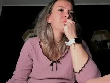 Alesys69  live sex cam