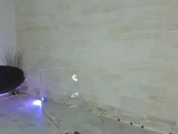 Badgooddoll  live sex cam