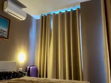 Danielechiarini  live sex cam