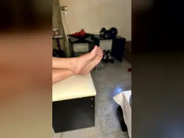 Goddessfreya35  live sex cam