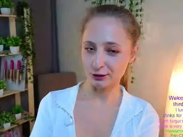 Hannahflowerer  live sex cam