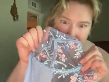 Katiecopper27  live sex cam