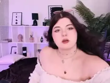 Moonshinesiena  live sex cam