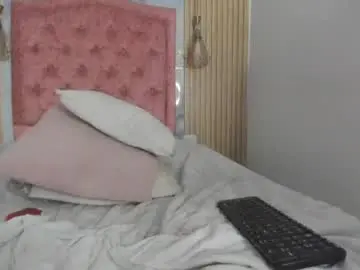 Scarletmils  live sex cam