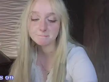 Snowflakeskitty  live sex cam