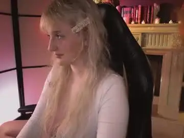 Snowflakeskitty  live sex cam
