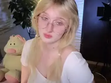 Snowflakeskitty  live sex cam