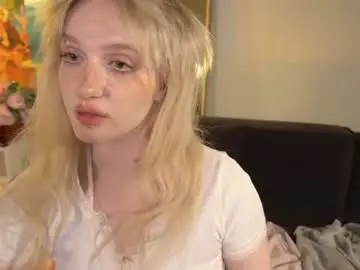 Snowflakeskitty  live sex cam