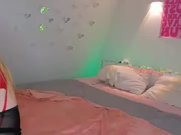 Sttyllezz  live sex cam