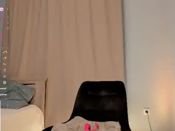 Tyty_pupu  live sex cam