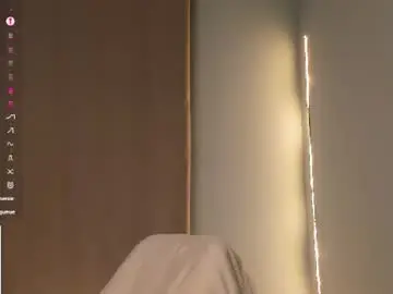 Tyty_pupu  live sex cam
