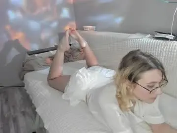 Divinesolana  live sex cam