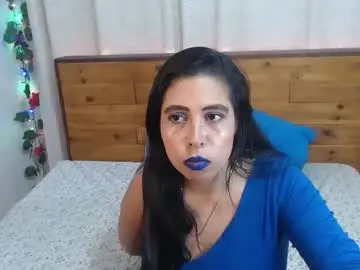 Nikkiemilky  live sex cam