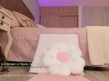 Tatikiss_  live sex cam