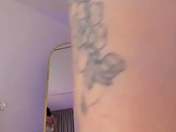 Tatikiss_  live sex cam