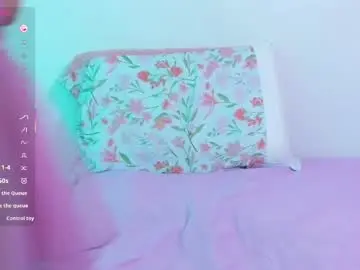 Littleeaprill  live sex cam