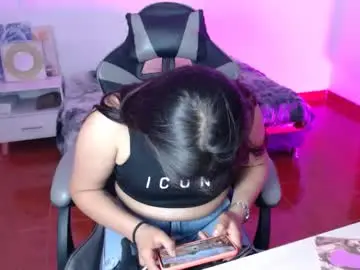 Nina__777  live sex cam