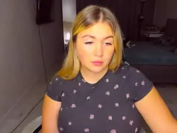Sarahmils  live sex cam