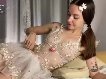 Bloomyblue  live sex cam