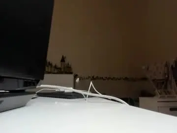 Emilyhoston  live sex cam