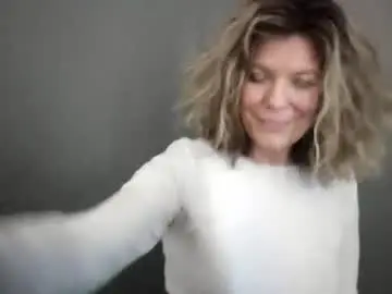 Haileys123  live sex cam