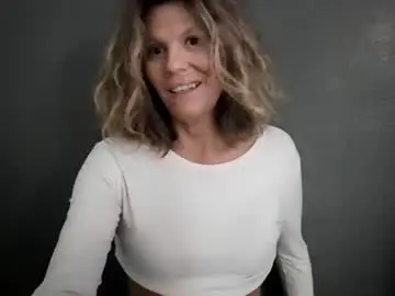 Haileys123  live sex cam