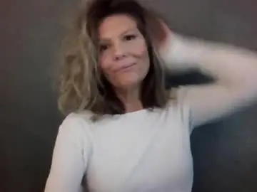 Haileys123  live sex cam