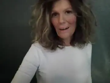 Haileys123  live sex cam