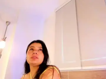 Miadanielss  live sex cam