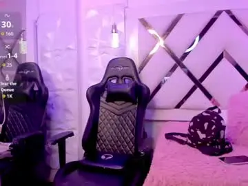Nickienick_  live sex cam