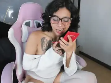 Jaadee18  live sex cam