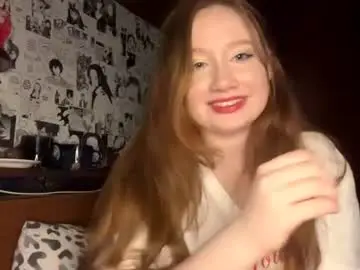 Julihellyer  live sex cam
